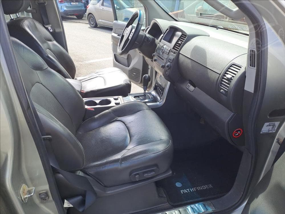 2010 Nissan PATHFINDER - 7