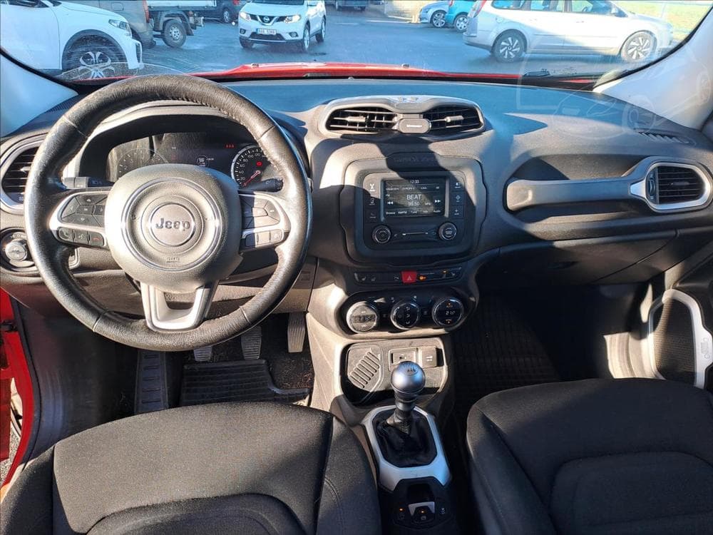 2016 Jeep RENEGADE - 9