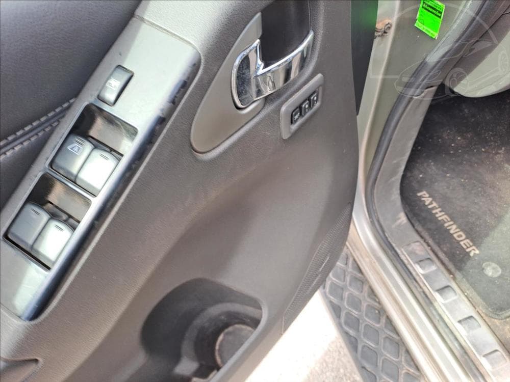 2010 Nissan PATHFINDER - 9