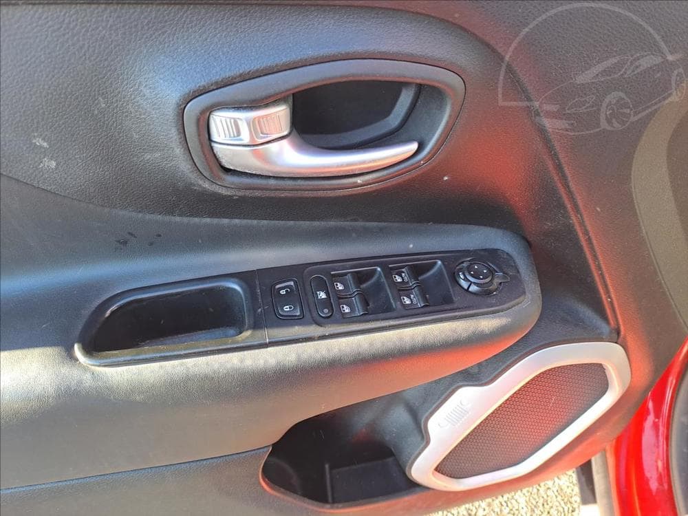 2016 Jeep RENEGADE - 10