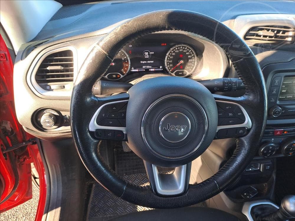 2016 Jeep RENEGADE - 11