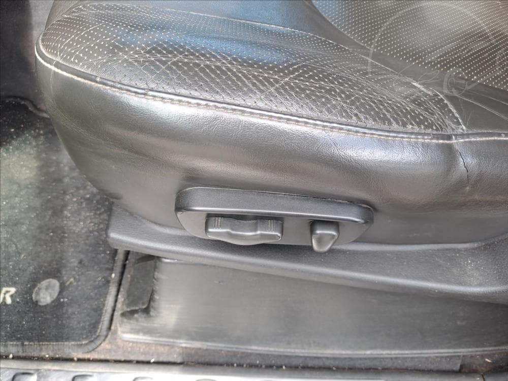 2010 Nissan PATHFINDER - 11