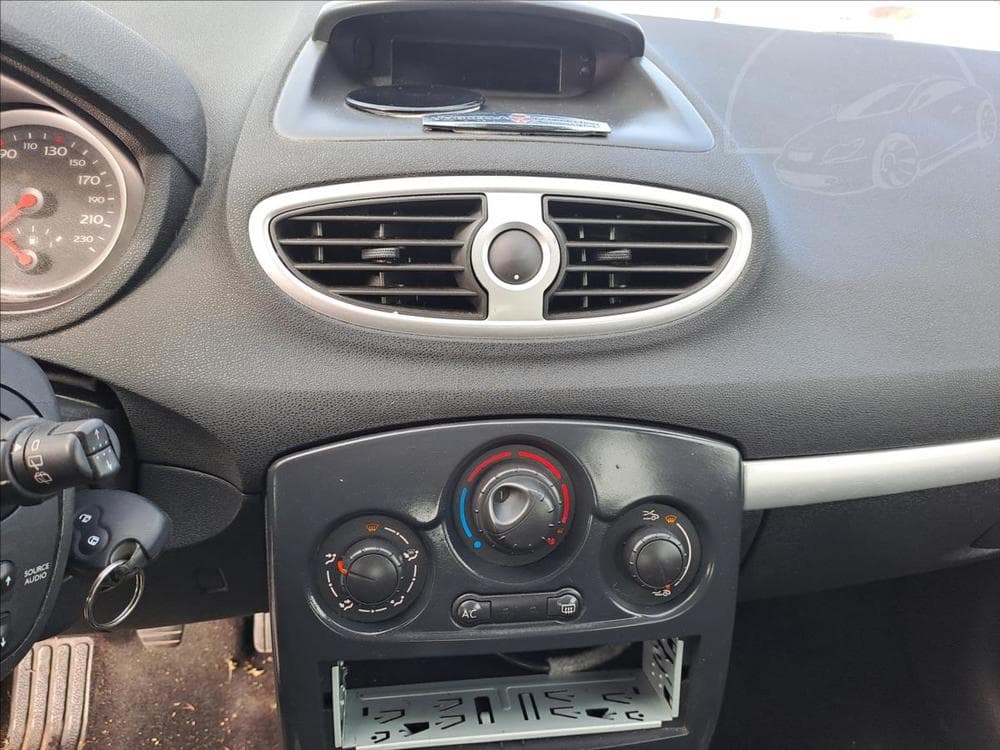 2008 Renault Clio - 23