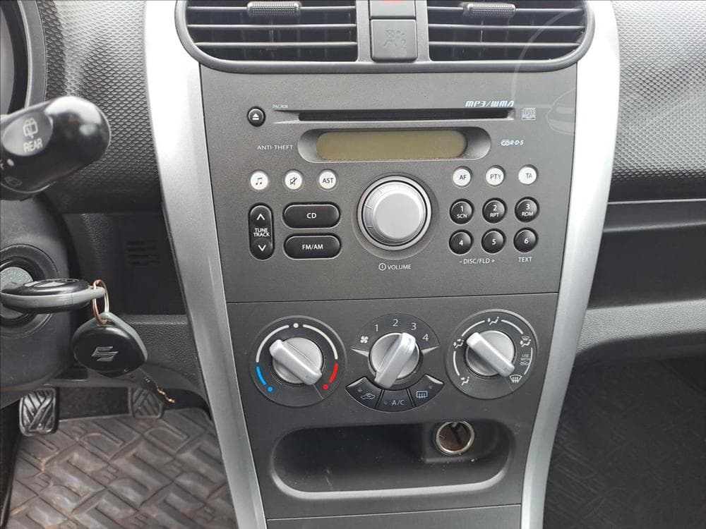 2010 Suzuki SPLASH - 12