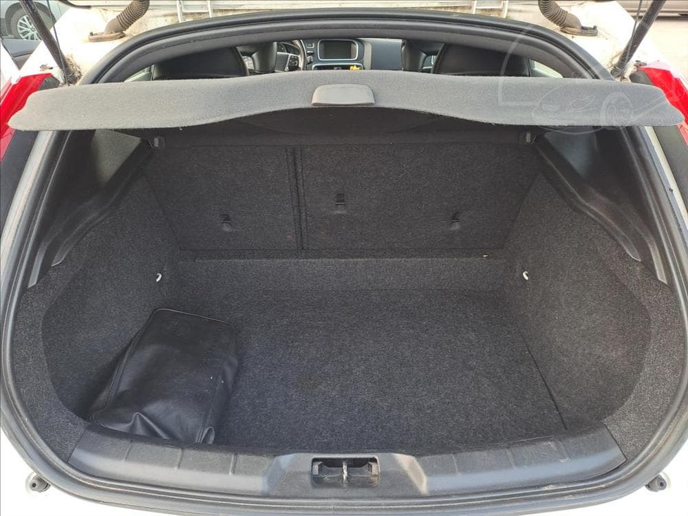 2014 Volvo V40 - 14