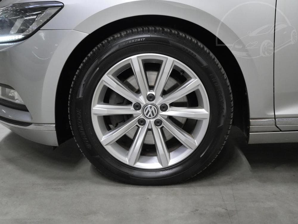 2016 Volkswagen PASSAT - 10