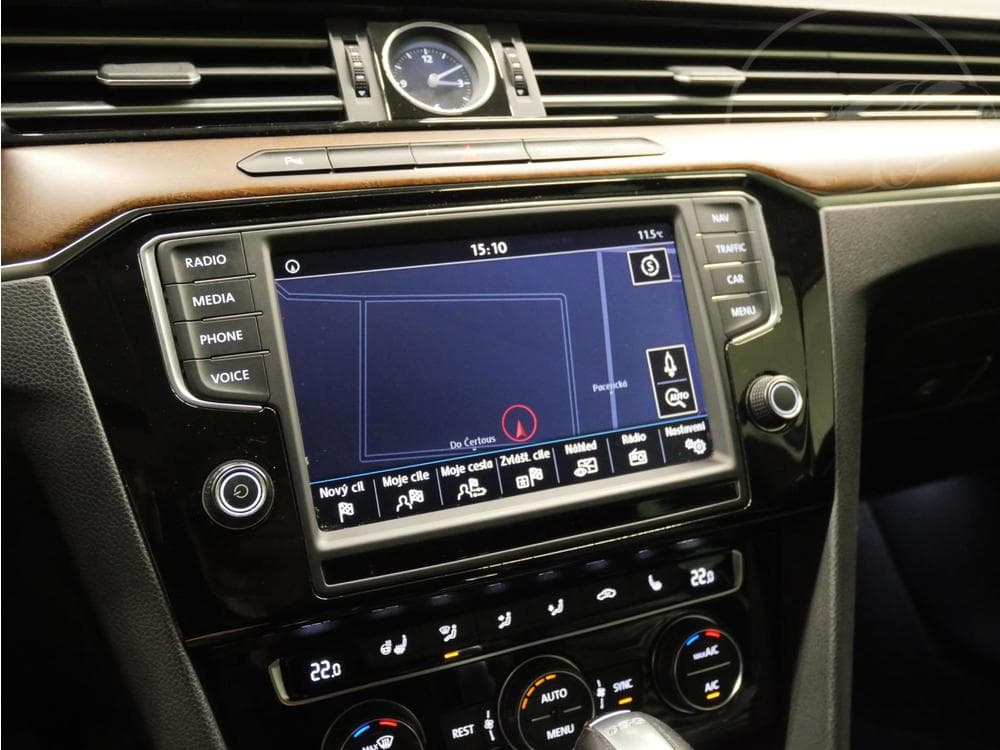 2016 Volkswagen PASSAT - 15