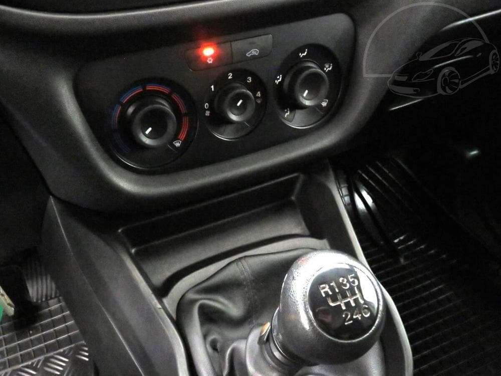 2021 Fiat DOBLO - 17