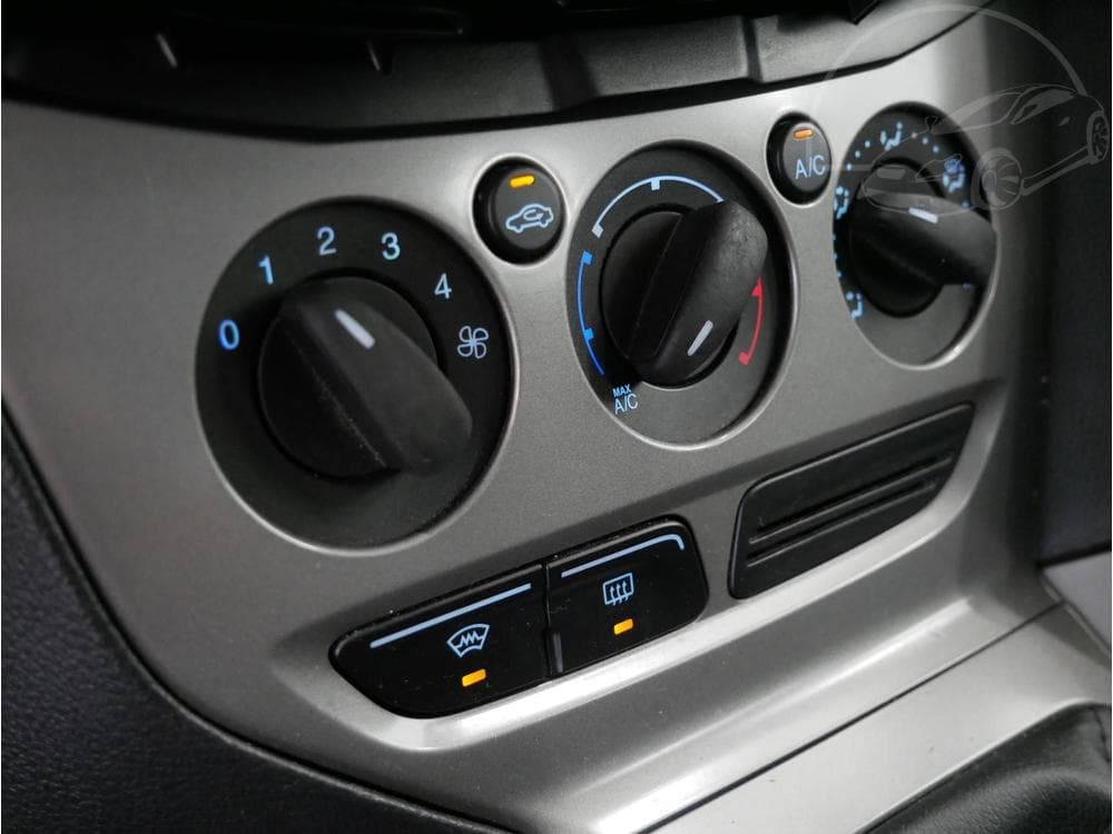 2012 Ford FOCUS - 18