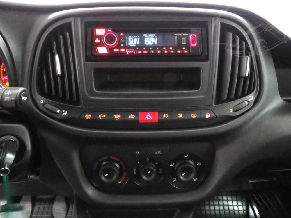 2021 Fiat DOBLO - 19