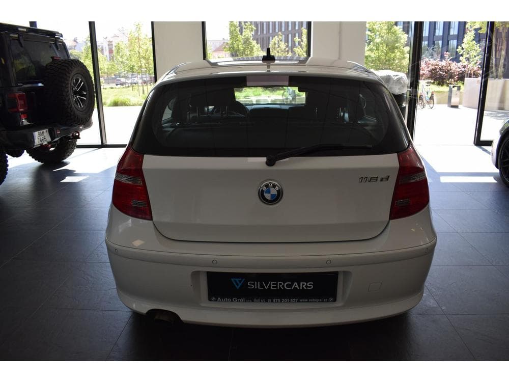 2010 BMW 1-SERIES - 9