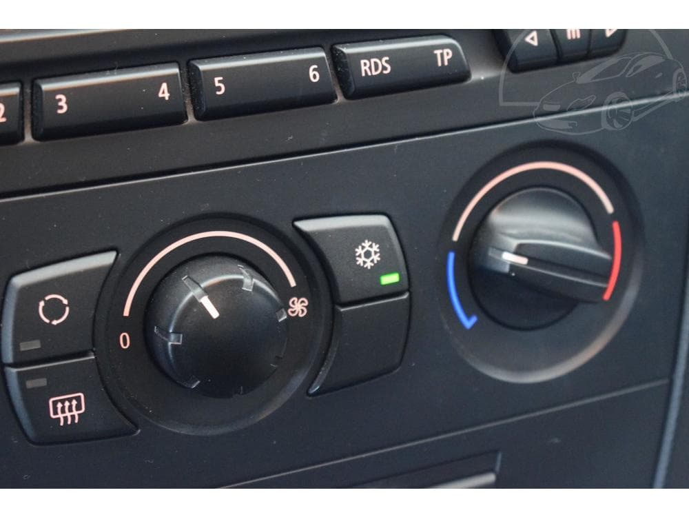 2010 BMW 1-SERIES - 35