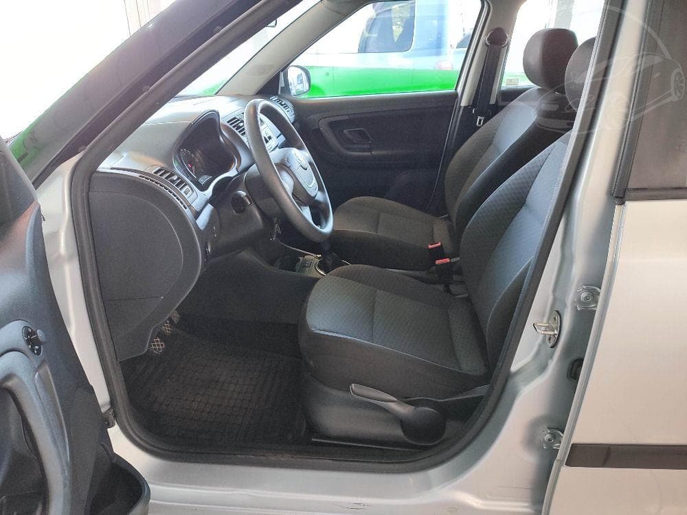 2011 Škoda FABIA - 5