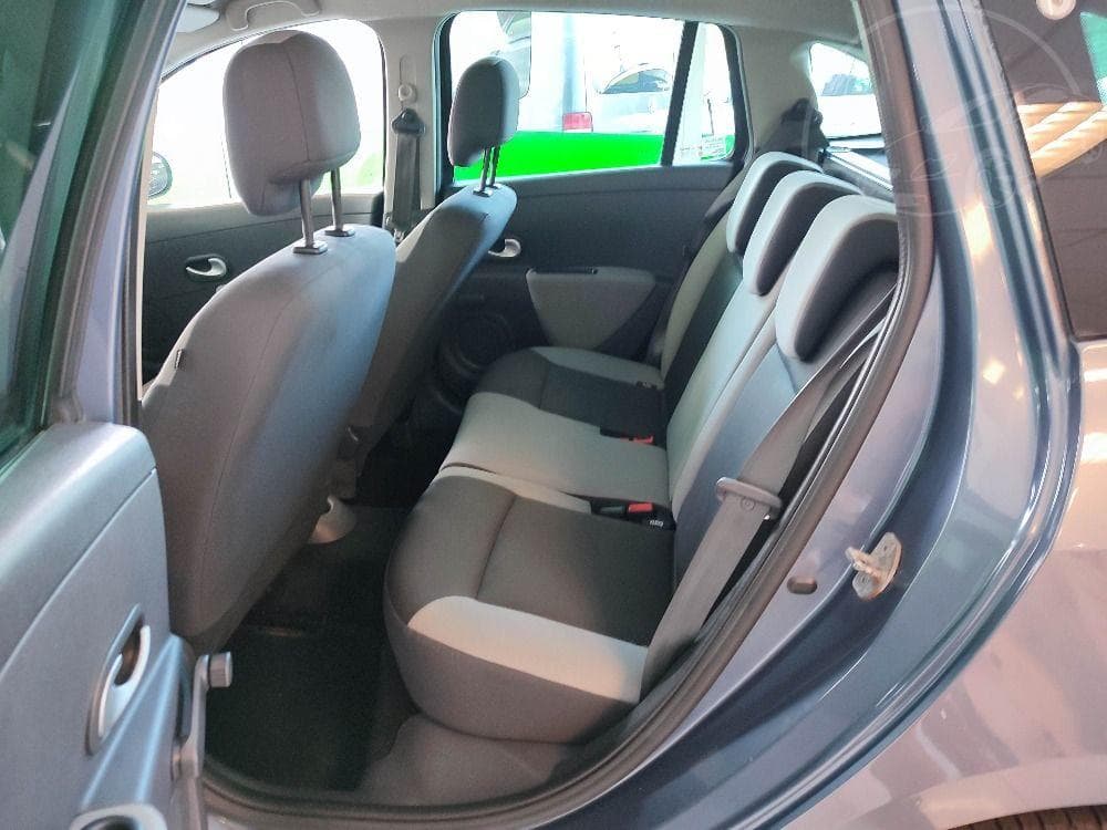 2011 Renault CLIO - 8