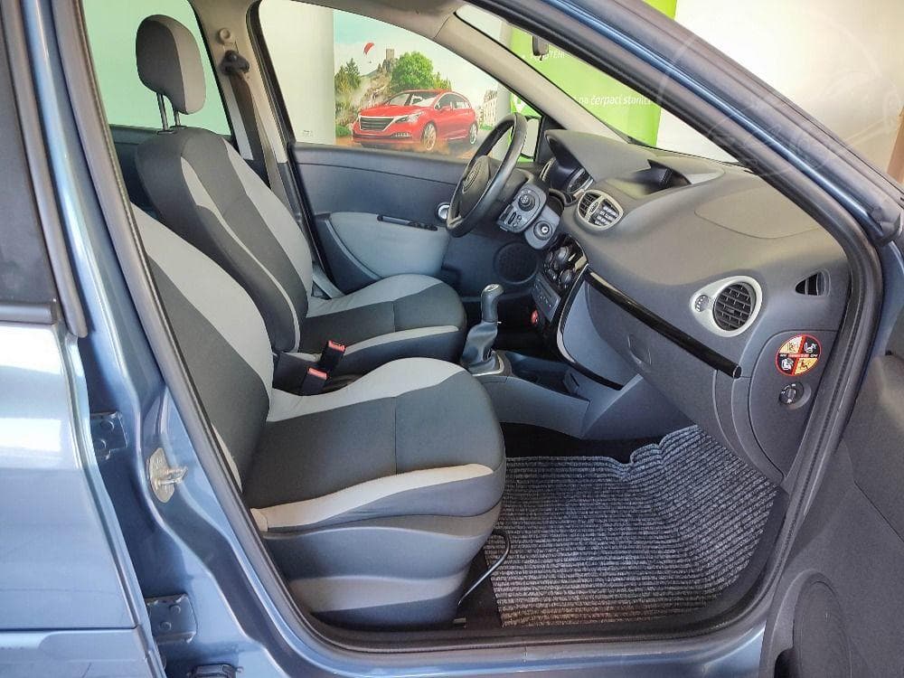 2011 Renault CLIO - 9