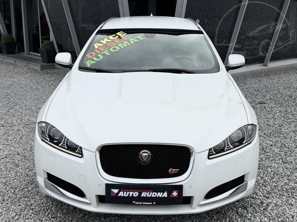 2015 Jaguar XF - 7