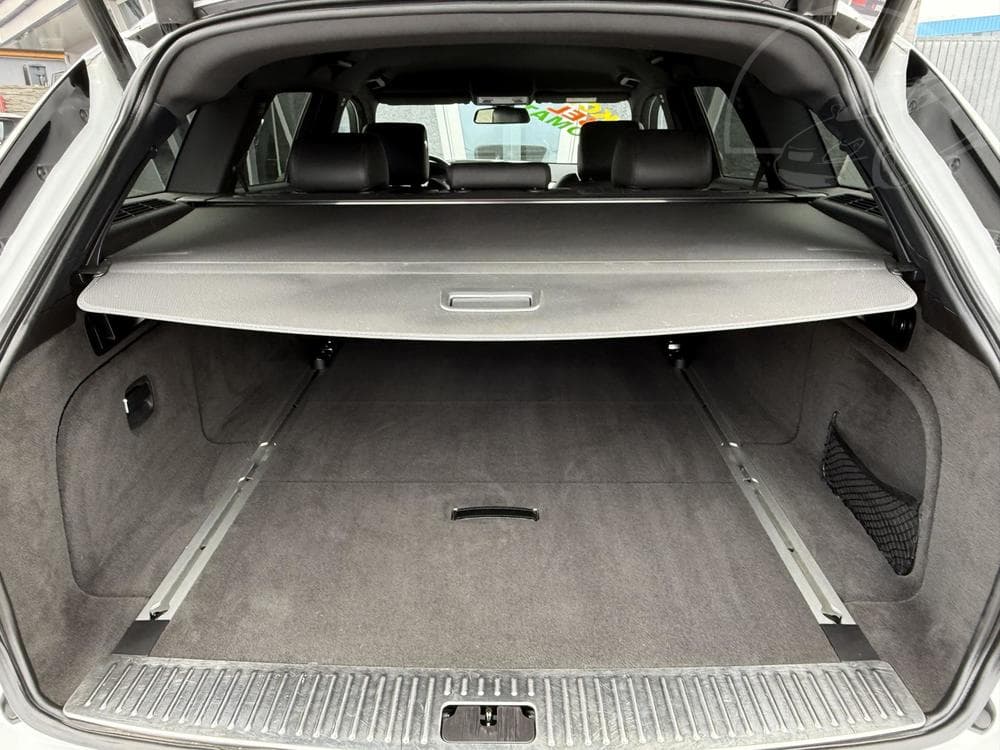 2015 Jaguar XF - 21