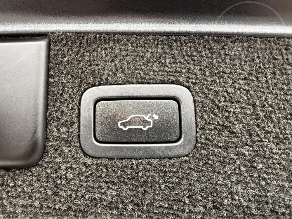 2015 Jaguar XF - 23