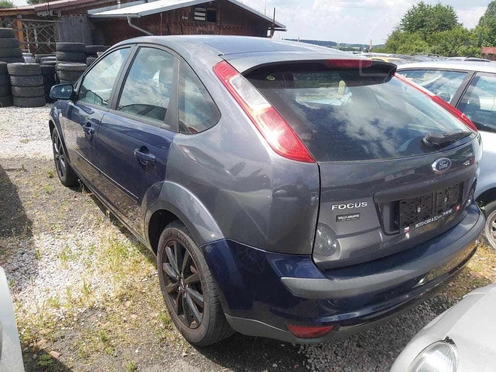 2005 Ford FOCUS - 7