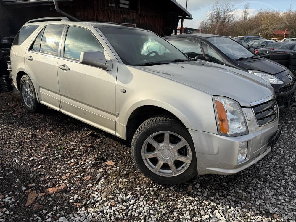 2007 Cadillac SRX - 8