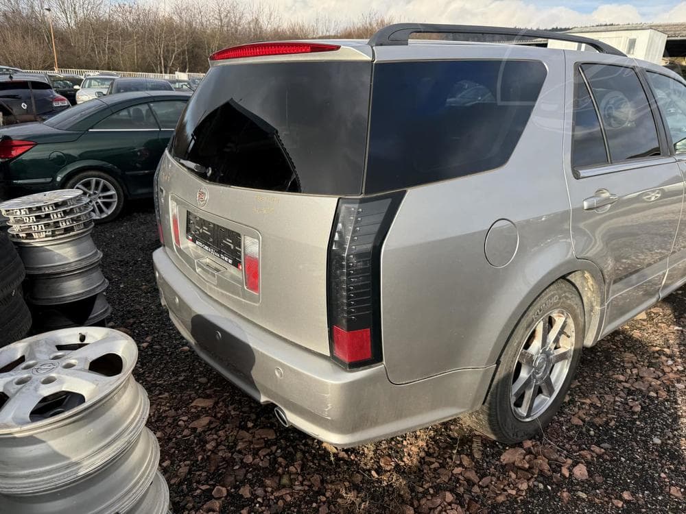 2007 Cadillac SRX - 10
