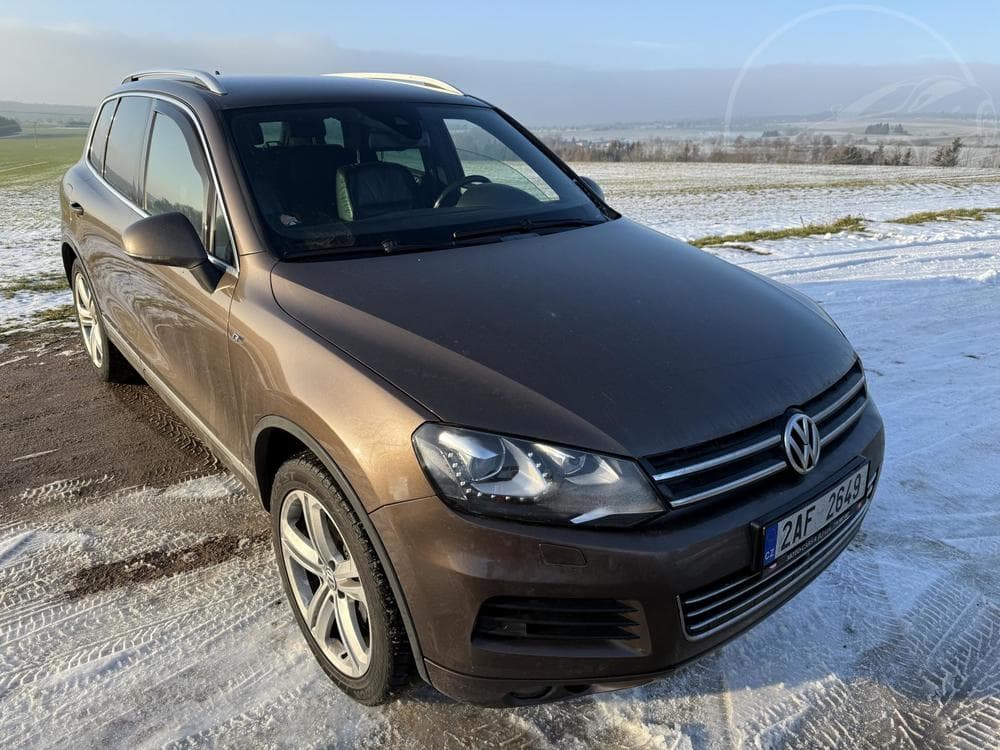 2011 Volkswagen Touareg - 11