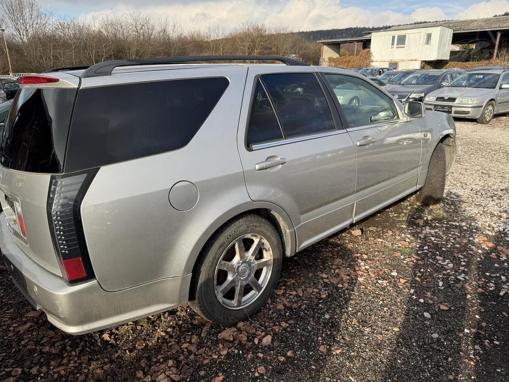 2007 Cadillac SRX - 12