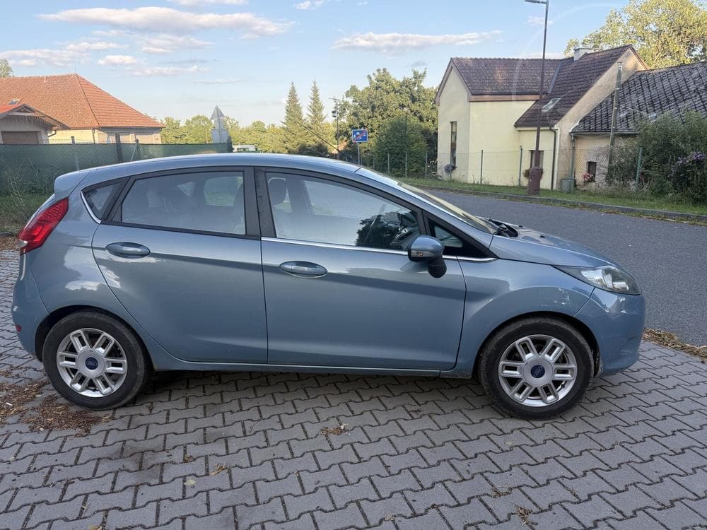 2009 Ford FIESTA - 15