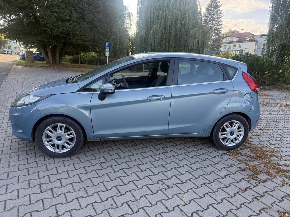 2009 Ford FIESTA - 16