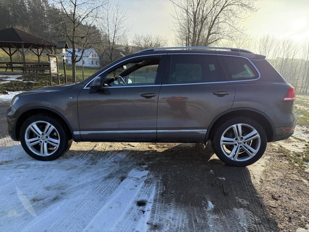 2011 Volkswagen Touareg - 17