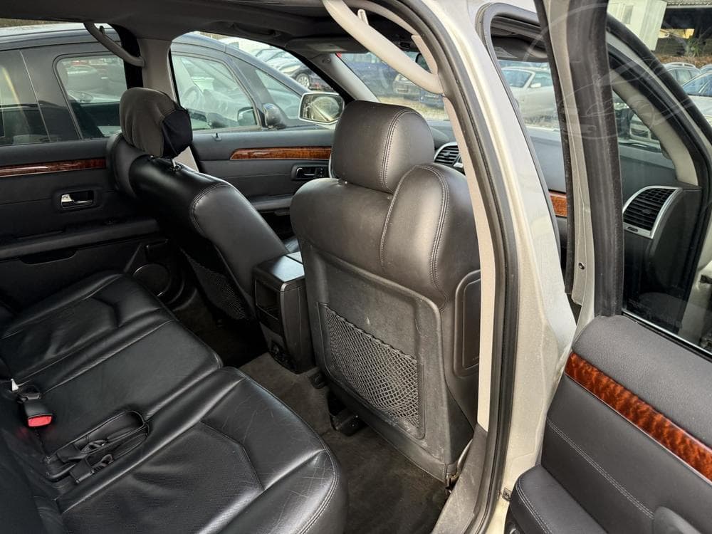 2007 Cadillac SRX - 17