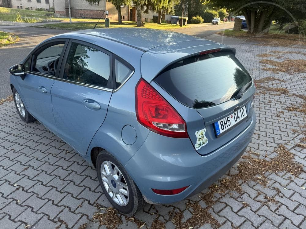 2009 Ford FIESTA - 17