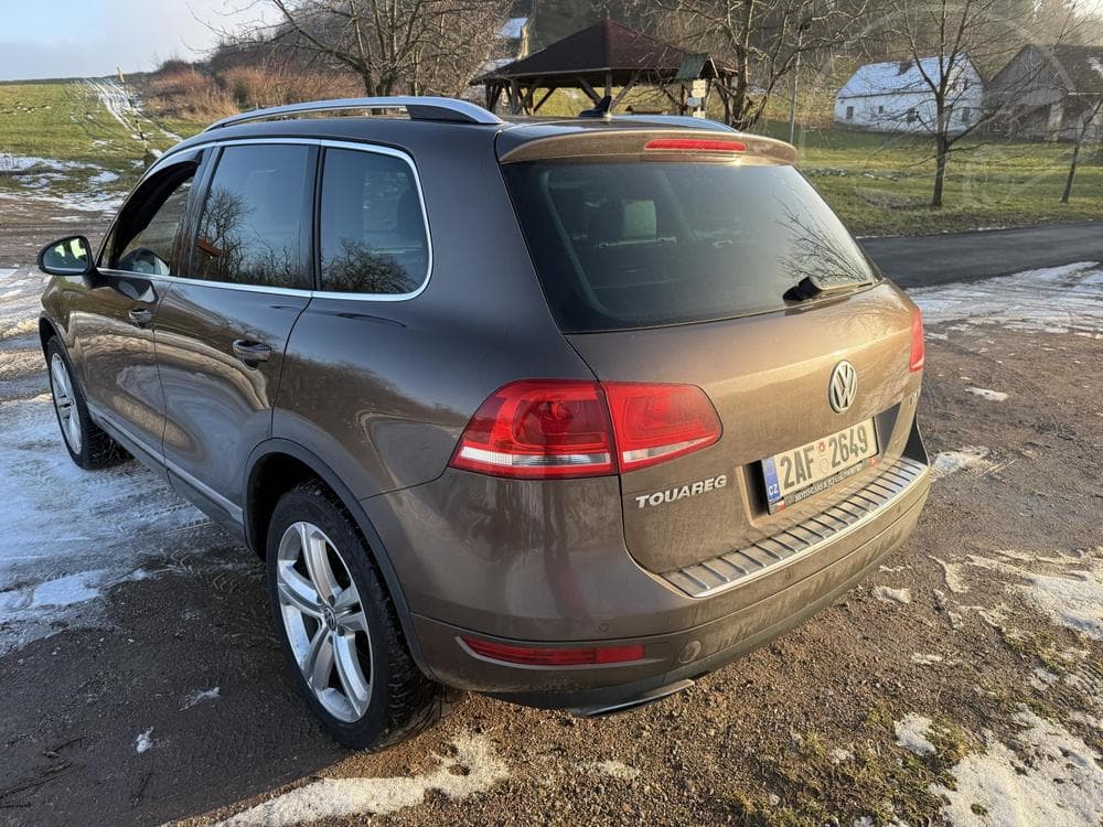 2011 Volkswagen Touareg - 18