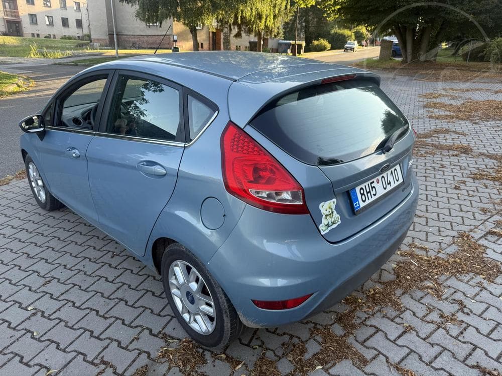 2009 Ford FIESTA - 18