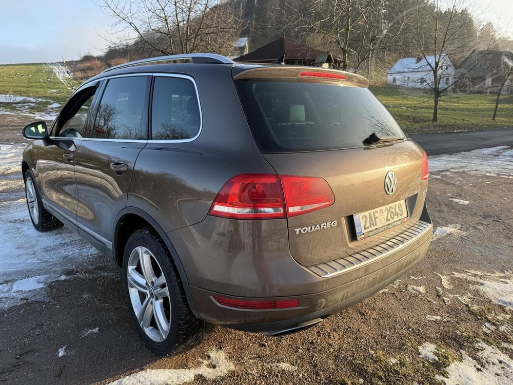 2011 Volkswagen Touareg - 19