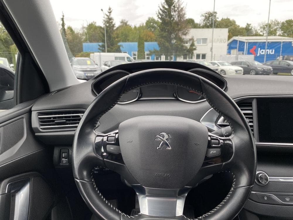 2018 Peugeot 308 - 15
