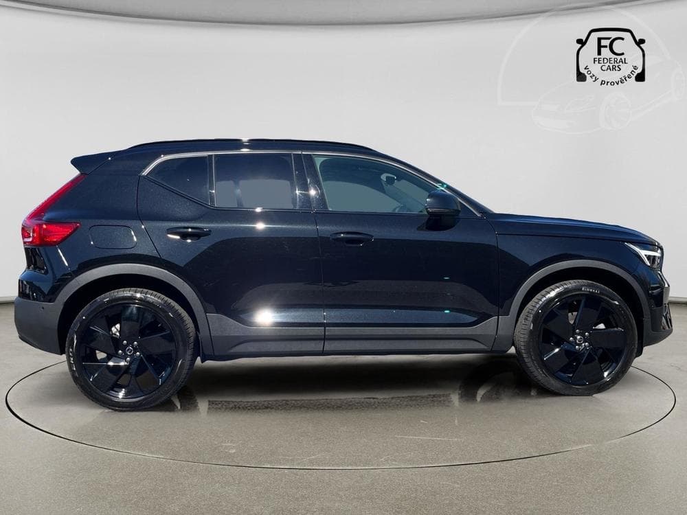 2025 Volvo XC40 - 13