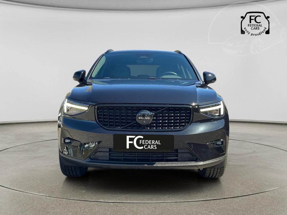 2025 Volvo XC40 - 17