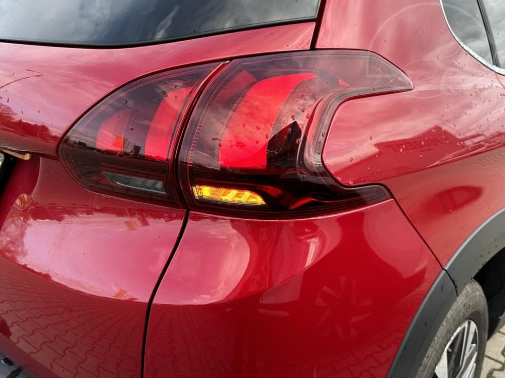 2017 Peugeot 2008 - 10