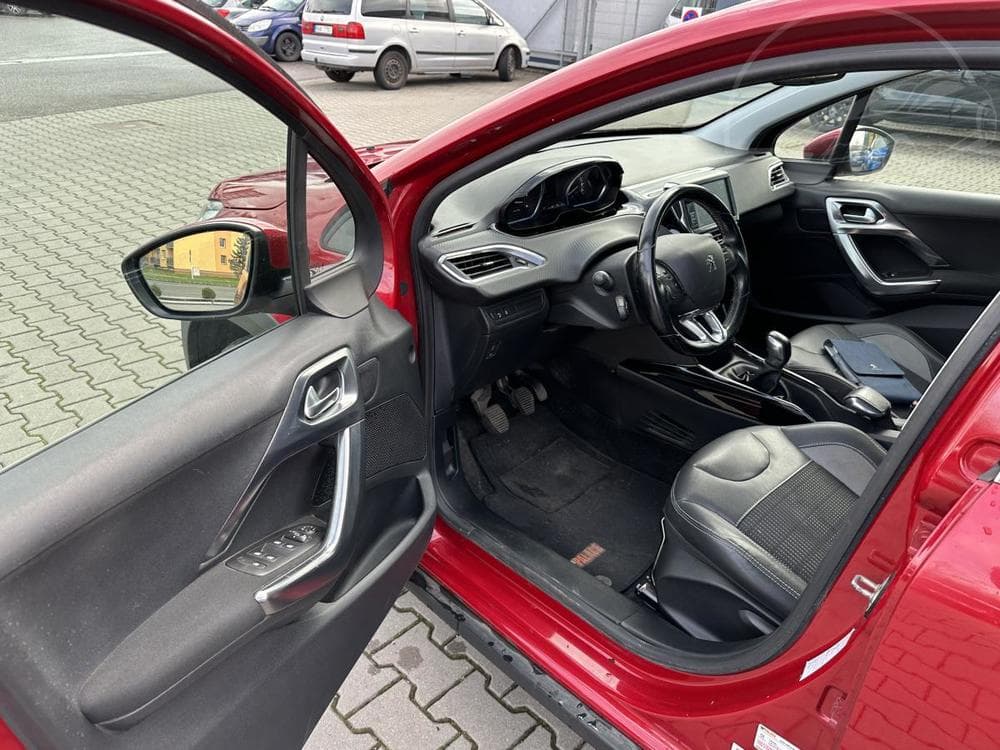 2017 Peugeot 2008 - 11