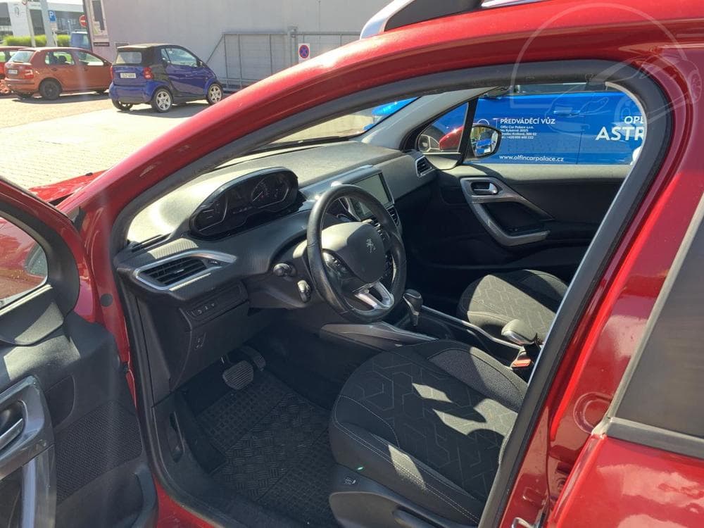 2017 Peugeot 2008 - 12