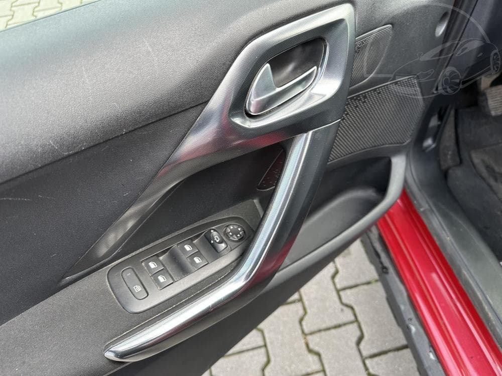 2017 Peugeot 2008 - 13
