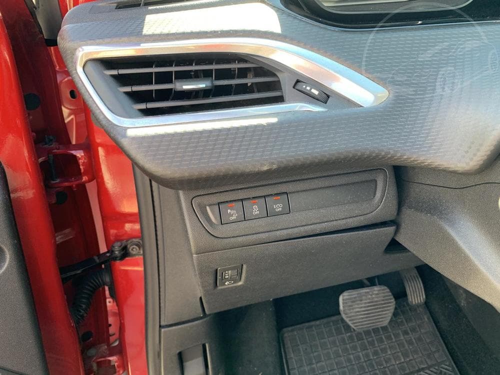2017 Peugeot 2008 - 13