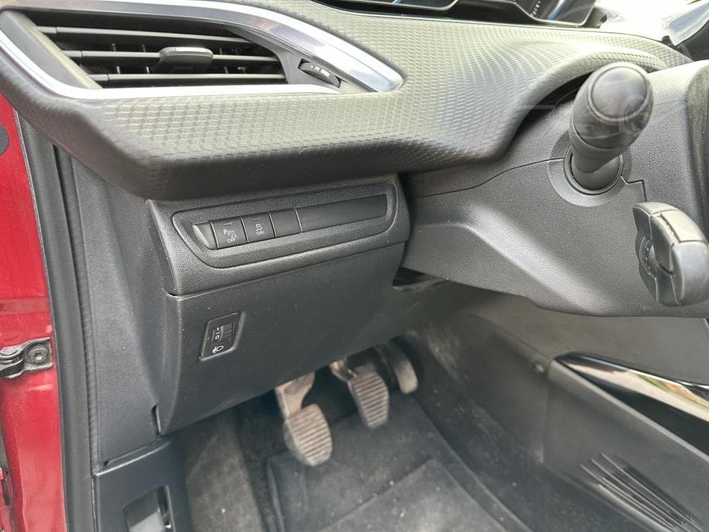2017 Peugeot 2008 - 14