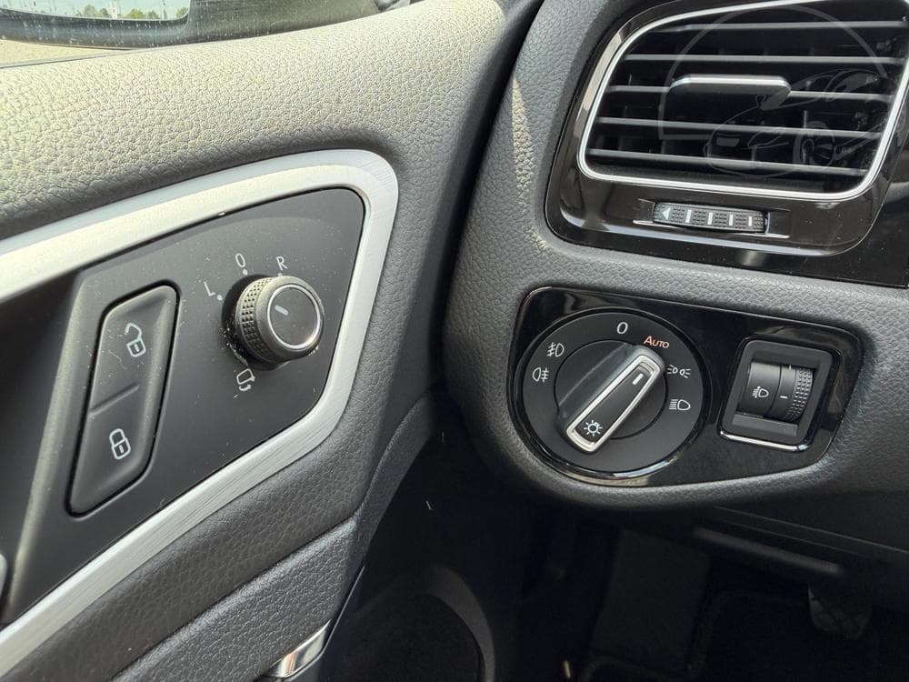 2015 Volkswagen GOLF - 27