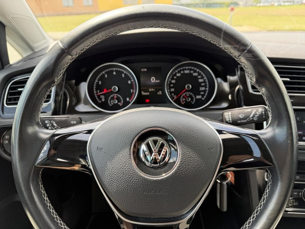 2015 Volkswagen GOLF - 31
