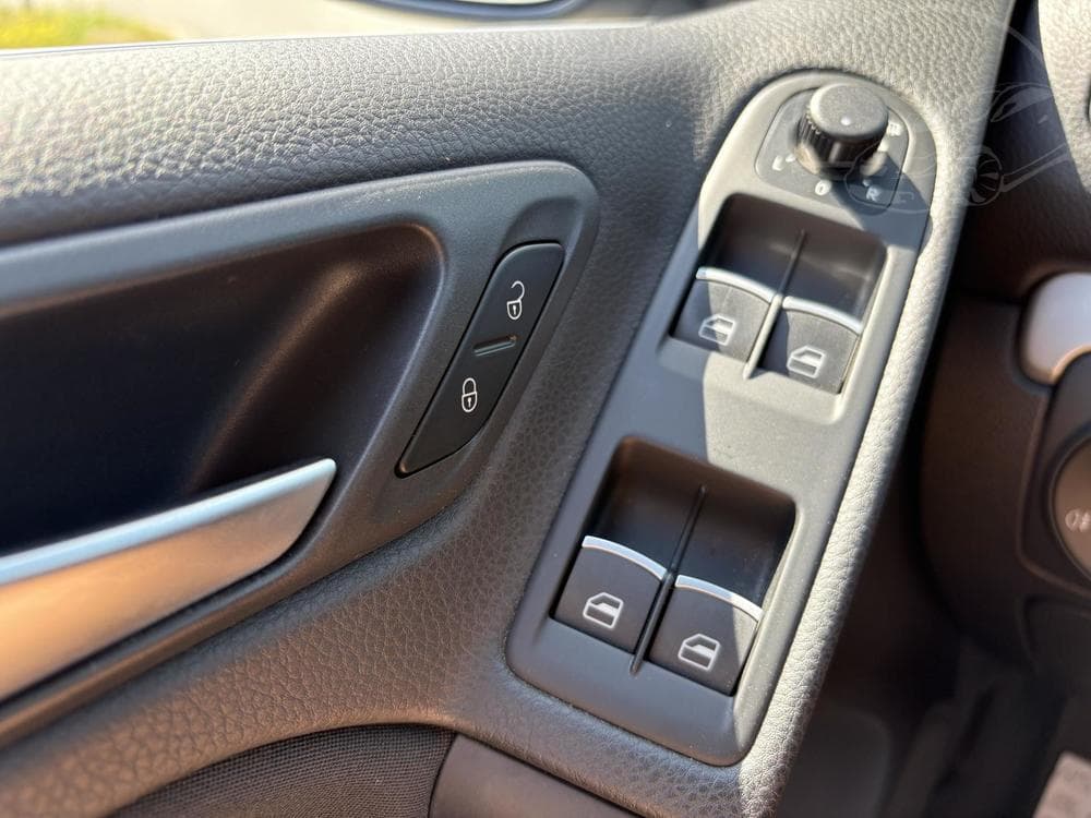 2012 Volkswagen GOLF - 18
