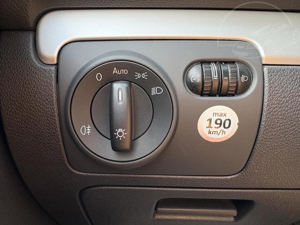 2012 Volkswagen GOLF - 19