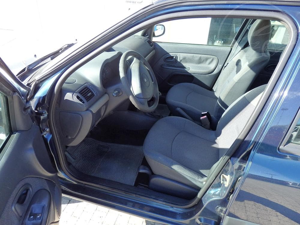 2005 Renault CLIO - 6