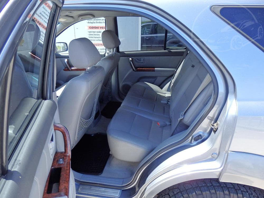 2004 Kia SORENTO - 7